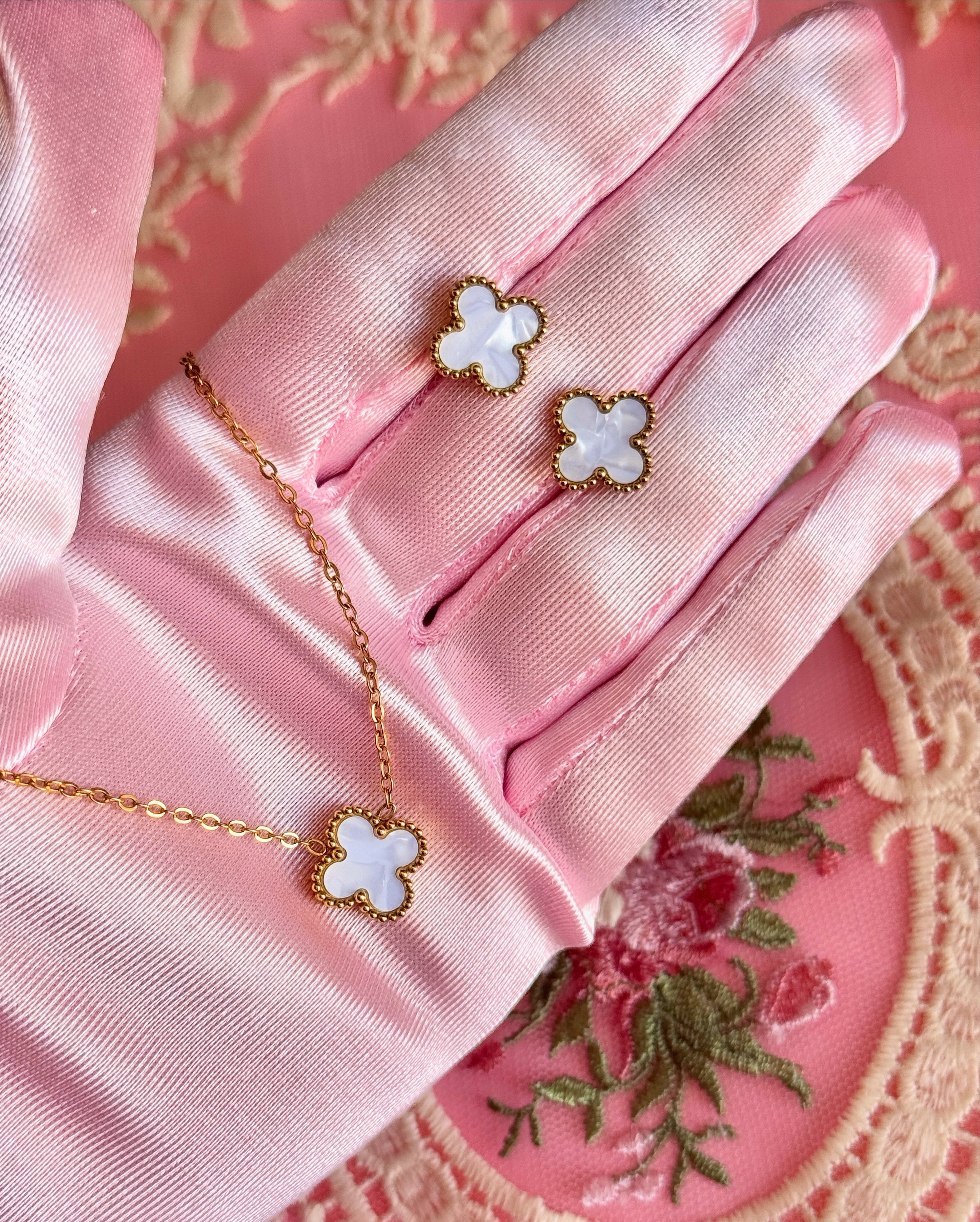 Colier Clover